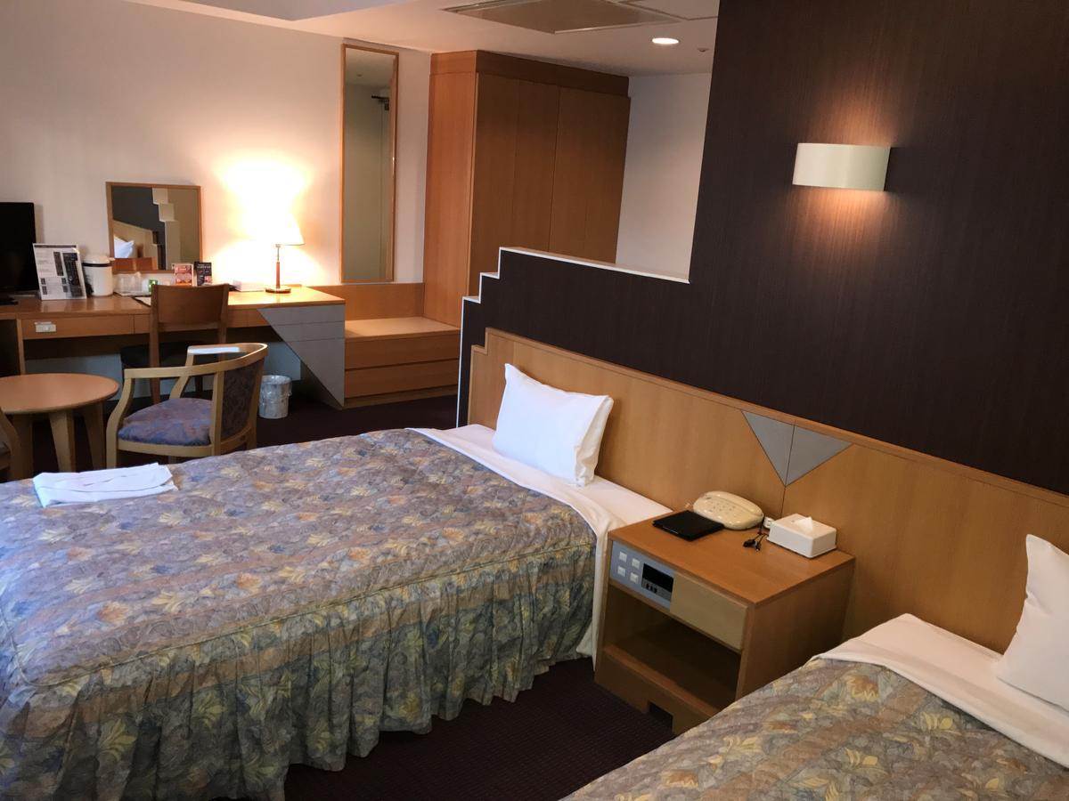 Shinsayama Hotel Sayama Exterior photo